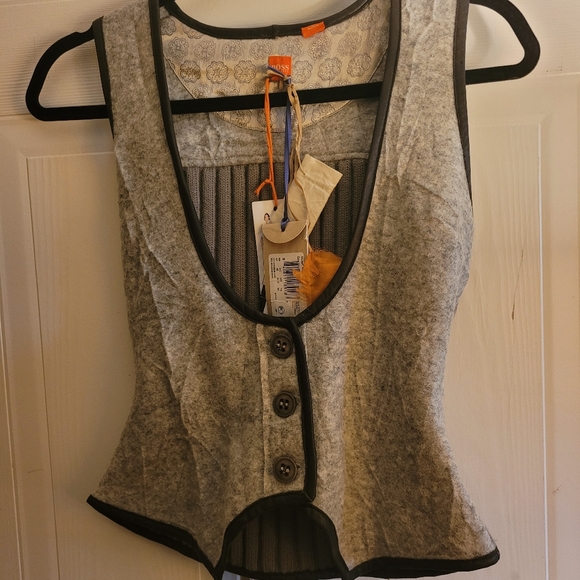 HUGO BOSS Wool/poly Vest - Picture 1 of 10